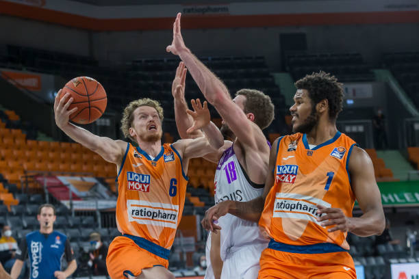 波广泛的民 波广泛的民