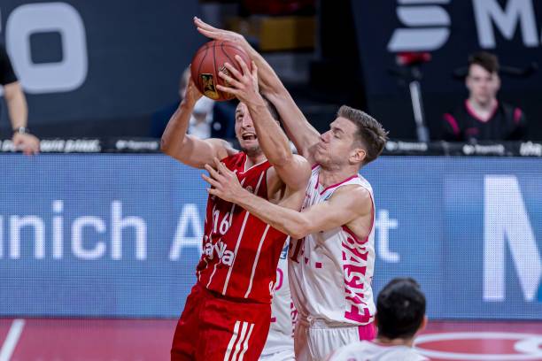 [CBA]7人得分上双 山轻取江苏.