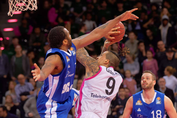 [CBA]7人得分上双 山轻取江苏.